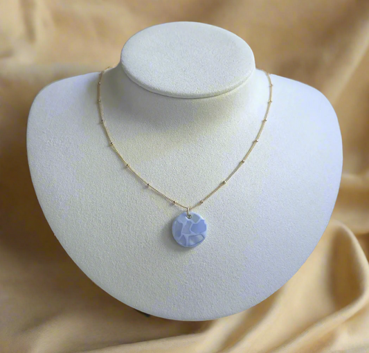 Aurora Seashell Mosaic Necklace – Handmade Gold Chain Pendant