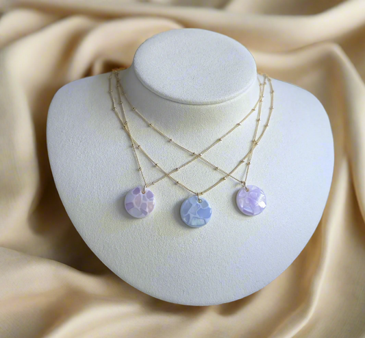 Aurora Seashell Mosaic Necklace – Handmade Gold Chain Pendant