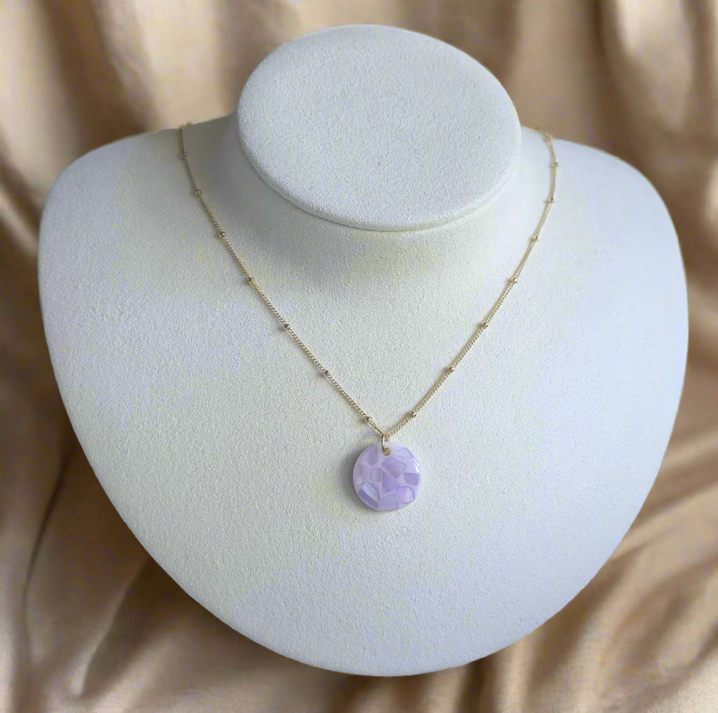Aurora Seashell Mosaic Necklace – Handmade Gold Chain Pendant